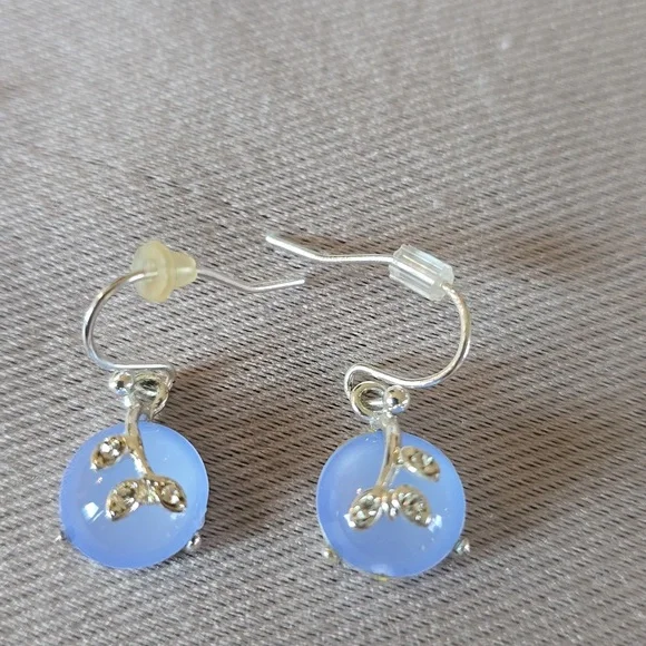 Unbranded Blue Opalescent Pendant Necklace & Drop Earrings Set Silver Tone Flora - Picture 5 of 8